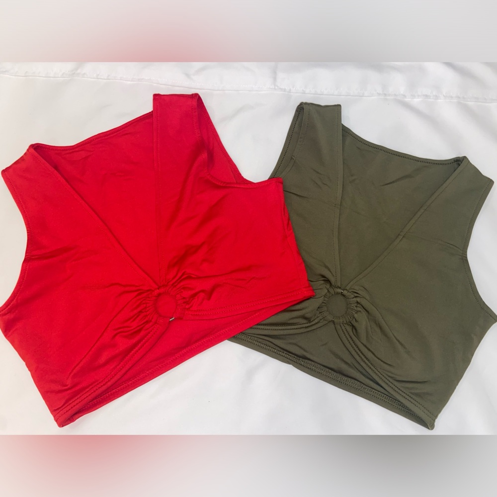 BUNDLE V-Neck Plunge Ring Crop Tops 🌹 - Picture 6 of 13